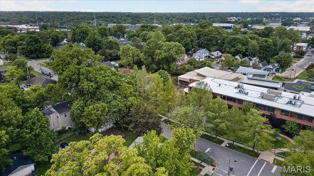 7574 Ellis Avenue, Maplewood, MO 63143
