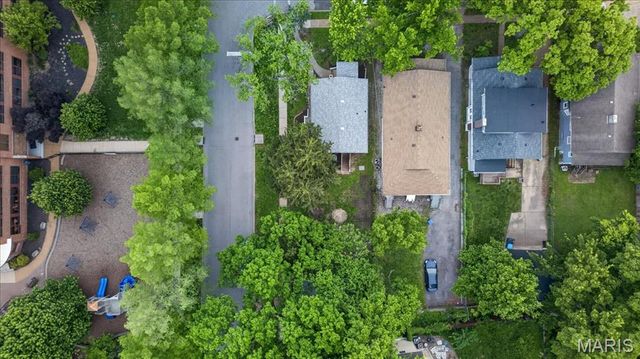 7574 Ellis Avenue, Maplewood, MO 63143