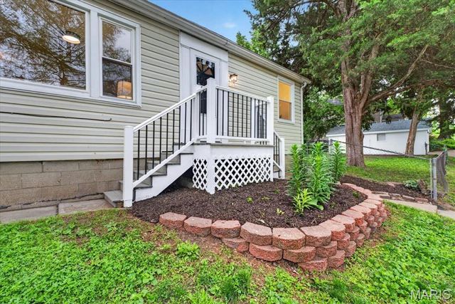 7574 Ellis Avenue, Maplewood, MO 63143