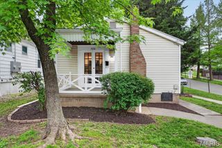 7574 Ellis Avenue, Maplewood, MO 63143