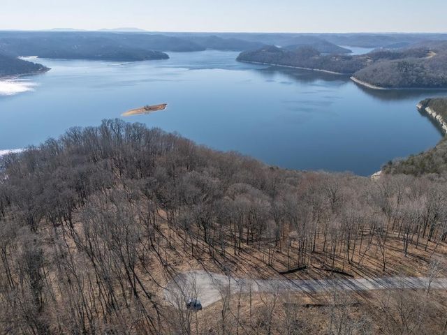 28 Back Ranch Dr, Silver Point, TN 38582