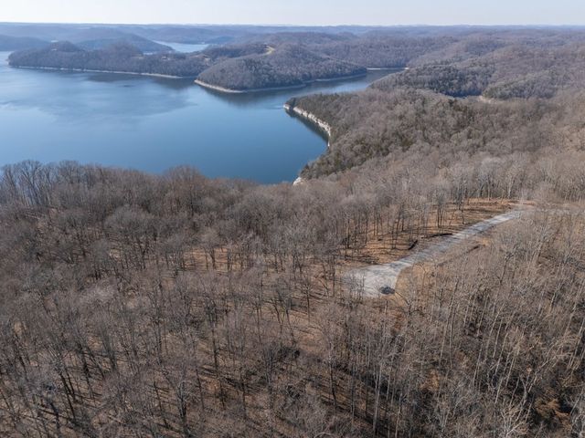 28 Back Ranch Dr, Silver Point, TN 38582