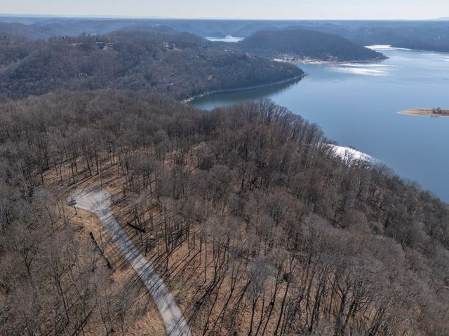 28 Back Ranch Dr, Silver Point, TN 38582