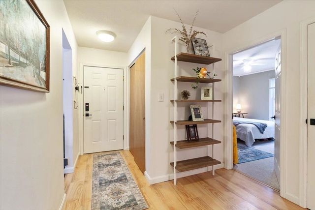 100 Kennedy Dr Apt 37, South Burlington, VT 05403