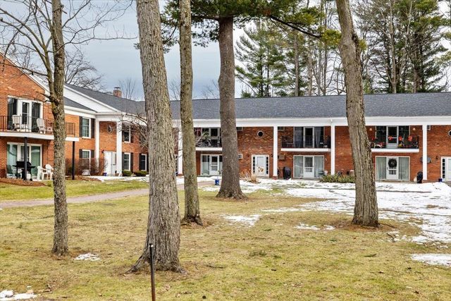 100 Kennedy Dr Apt 37, South Burlington, VT 05403