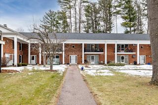 100 Kennedy Dr Apt 37, South Burlington, VT 05403