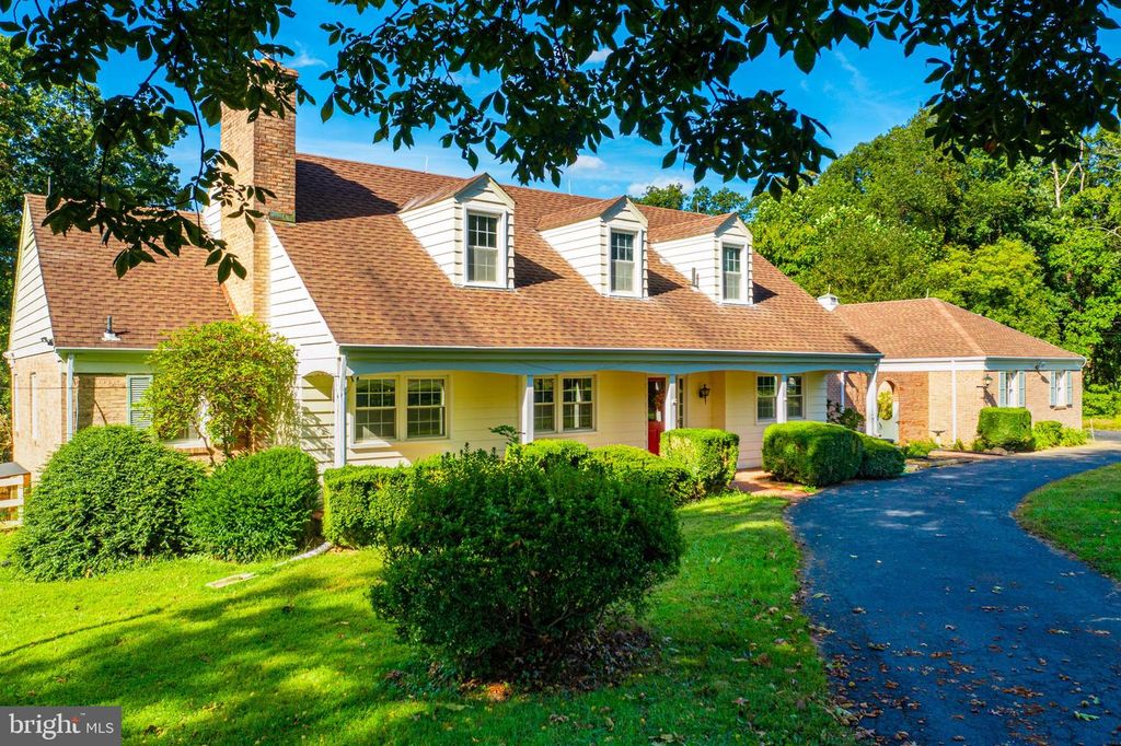 Image 2 of property listing at 3908 STREET RD, Street, MD 21154