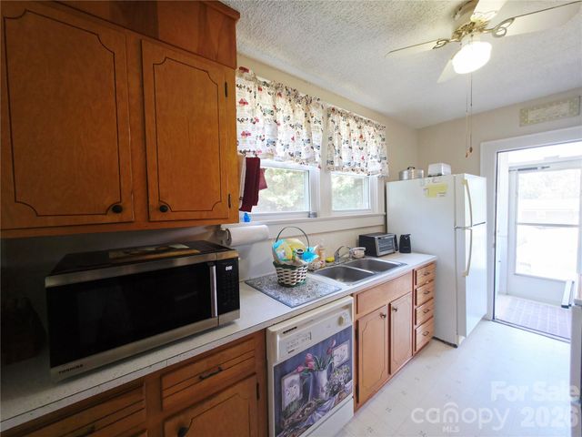 1106 N Main Street, Mount Holly, NC 28120
