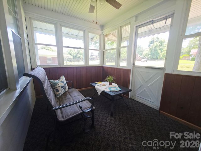 1106 N Main Street, Mount Holly, NC 28120