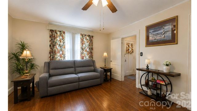1106 N Main Street, Mount Holly, NC 28120