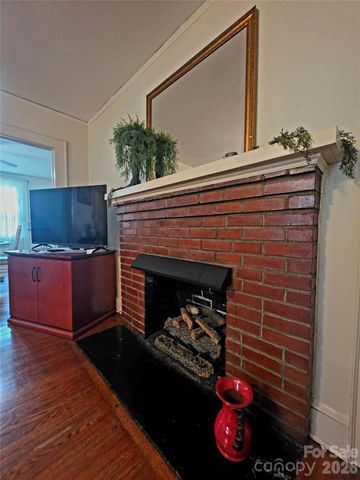 1106 N Main Street, Mount Holly, NC 28120