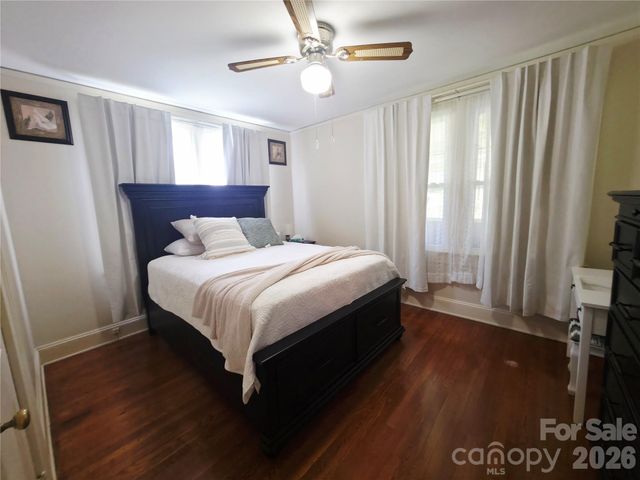 1106 N Main Street, Mount Holly, NC 28120
