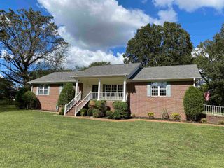 260 POPLAR ST, Savannah, TN 38372