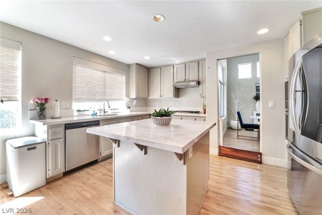 1021 Moorpoint Drive, North Las Vegas, NV 89031