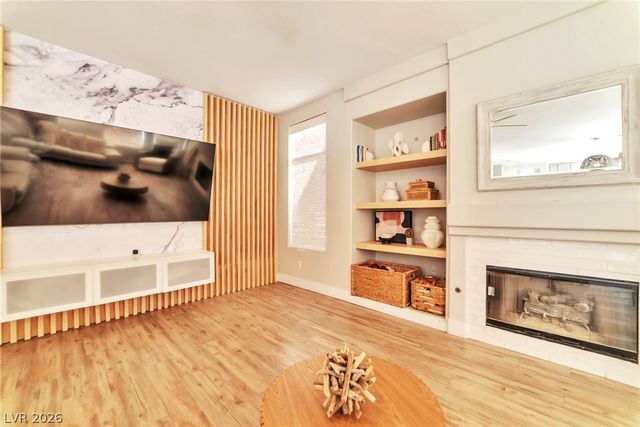 1021 Moorpoint Drive, North Las Vegas, NV 89031