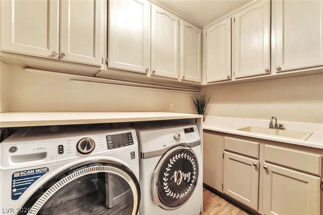 1021 Moorpoint Drive, North Las Vegas, NV 89031