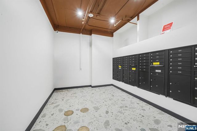 1 Mallory 203, Jersey City, NJ 07305