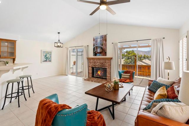 1241 Pearlbush Court, El Cajon, CA 92019
