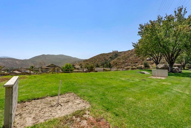 1241 Pearlbush Court, El Cajon, CA 92019