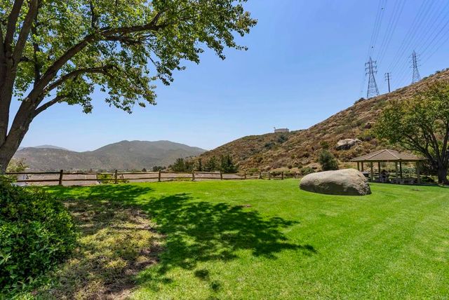 1241 Pearlbush Court, El Cajon, CA 92019