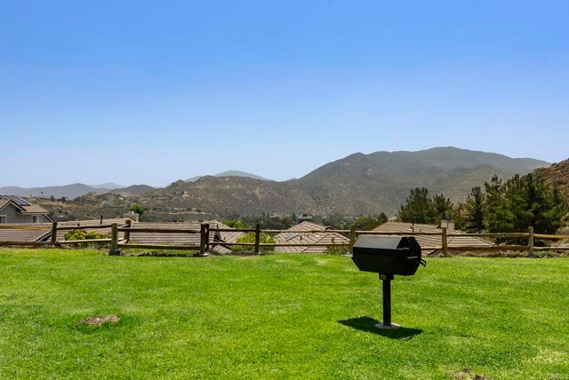 1241 Pearlbush Court, El Cajon, CA 92019