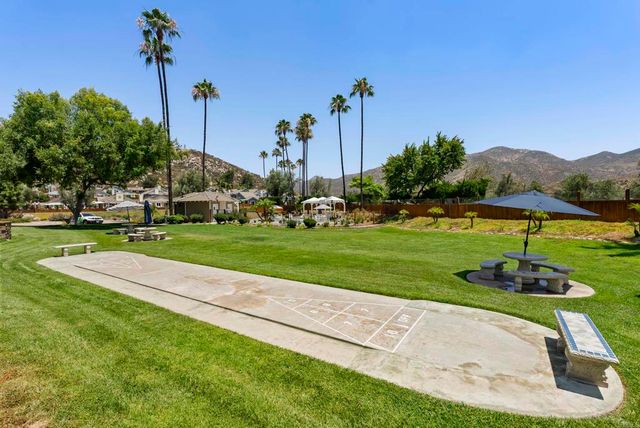1241 Pearlbush Court, El Cajon, CA 92019
