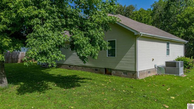 1611 Creekside Dr., Paducah, KY 42003