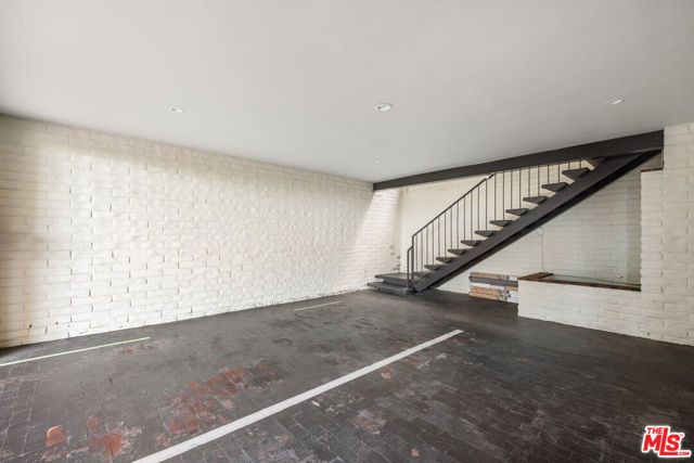 9305 Beverly Crest Drive, Beverly Hills, CA 90210