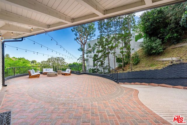 9305 Beverly Crest Drive, Beverly Hills, CA 90210