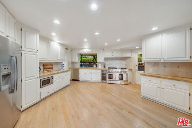 9305 Beverly Crest Drive, Beverly Hills, CA 90210