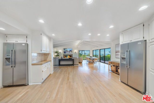 9305 Beverly Crest Drive, Beverly Hills, CA 90210