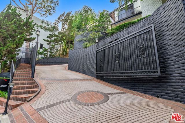 9305 Beverly Crest Drive, Beverly Hills, CA 90210