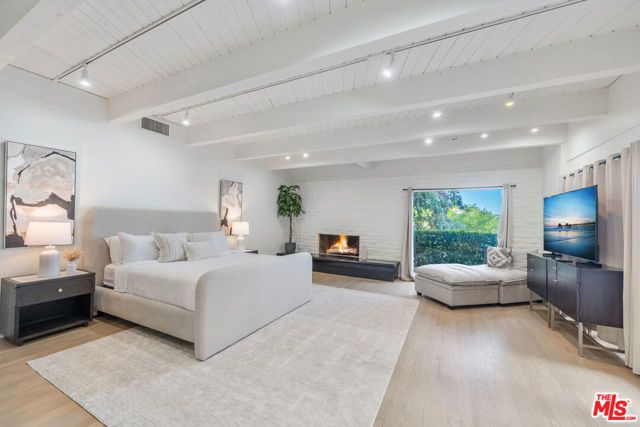 9305 Beverly Crest Drive, Beverly Hills, CA 90210