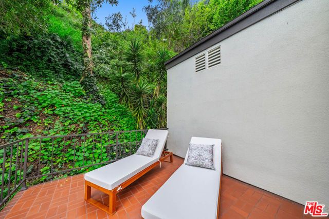 9305 Beverly Crest Drive, Beverly Hills, CA 90210