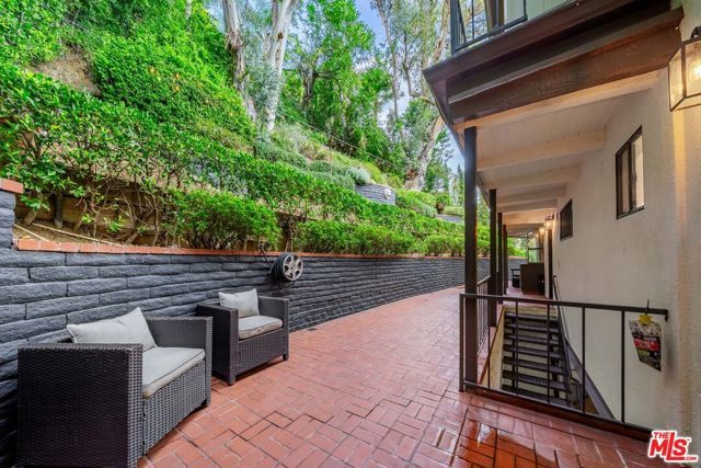 9305 Beverly Crest Drive, Beverly Hills, CA 90210