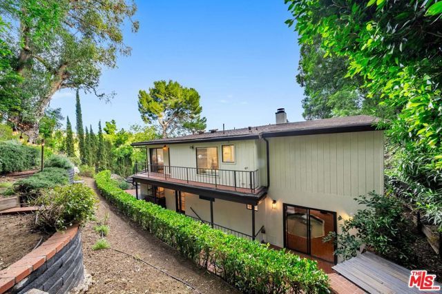 9305 Beverly Crest Drive, Beverly Hills, CA 90210