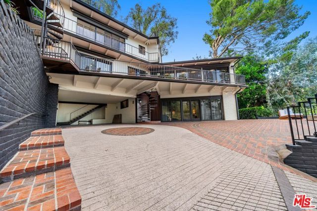 9305 Beverly Crest Drive, Beverly Hills, CA 90210