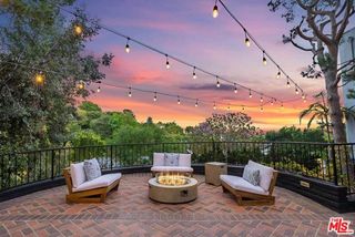 9305 Beverly Crest Drive, Beverly Hills, CA 90210