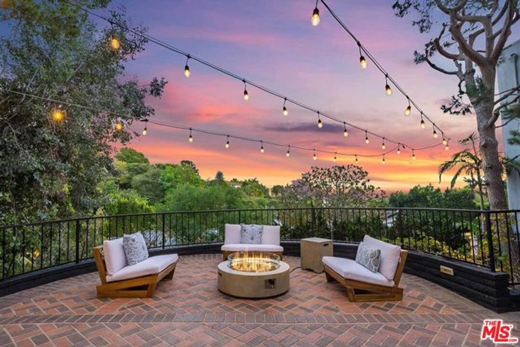 9305 Beverly Crest Drive, Beverly Hills, CA 90210