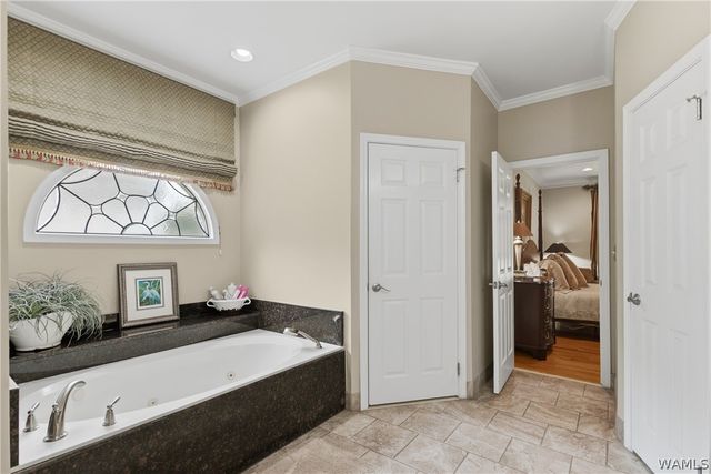 1475 Chase Valley, Northport, AL 35473