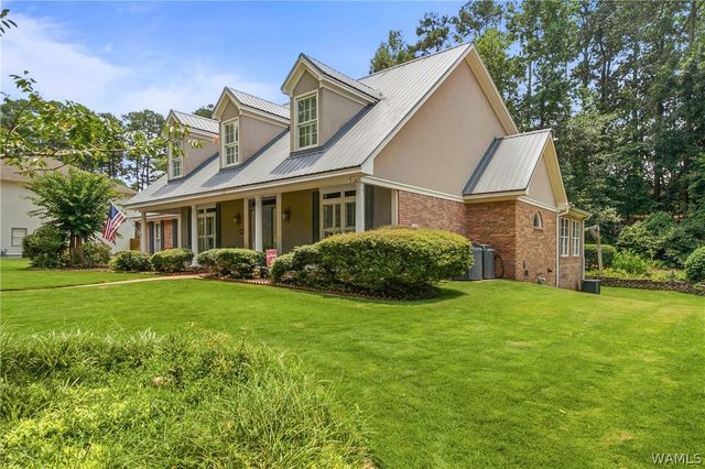 1475 Chase Valley, Northport, AL 35473
