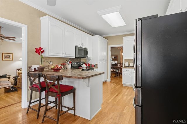1475 Chase Valley, Northport, AL 35473