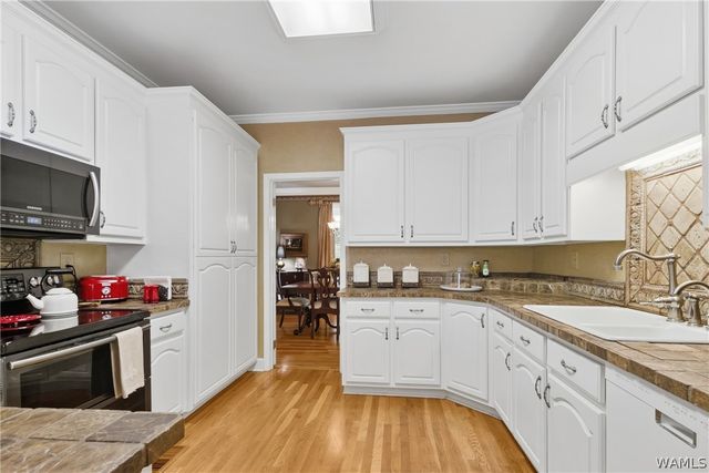 1475 Chase Valley, Northport, AL 35473