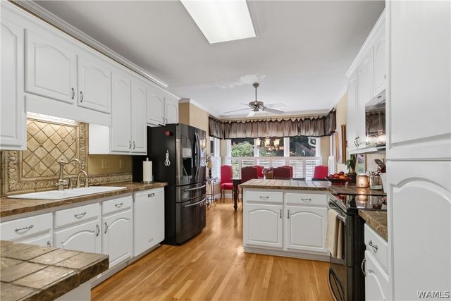 1475 Chase Valley, Northport, AL 35473