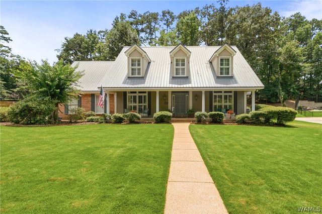 1475 Chase Valley, Northport, AL 35473