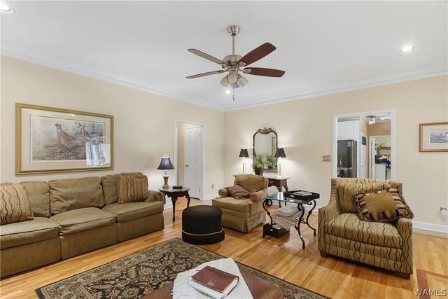 1475 Chase Valley, Northport, AL 35473