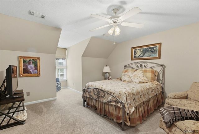 1475 Chase Valley, Northport, AL 35473