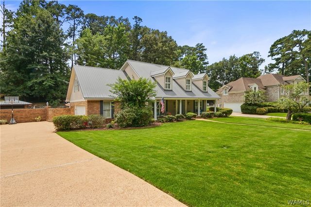 1475 Chase Valley, Northport, AL 35473