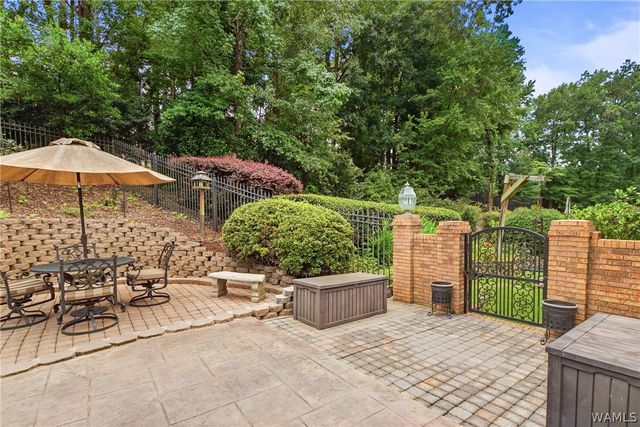 1475 Chase Valley, Northport, AL 35473