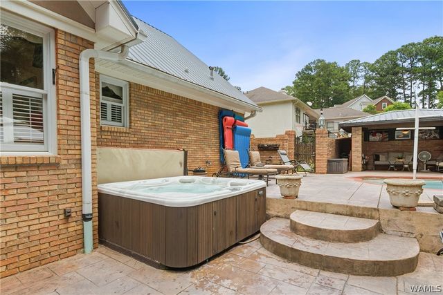 1475 Chase Valley, Northport, AL 35473